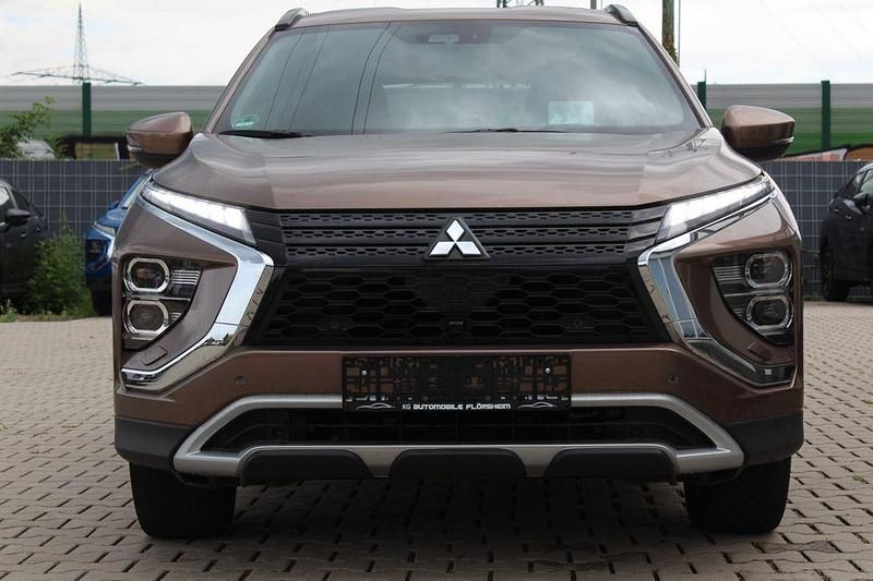 Gebraucht Mitsubishi Eclipse Cross Plus 188 PS (138 kW) 2021 Braun SUV