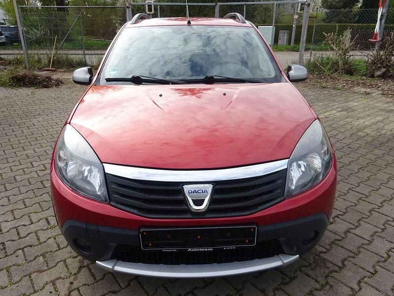 Gebraucht Dacia Sandero Stepway 87 PS (63 kW) 2010 Rot Limousine