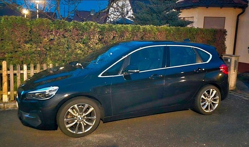 Gebraucht BMW 225 Active Tourer iPerformance 224 PS (164 kW) 2019 Schwarz Van / Kleinbus