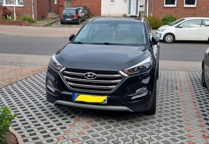 Schwarz Gebraucht 2016 Hyundai Tucson Premium SUV | 15.300 € (Superpreis) - Bild 1/4