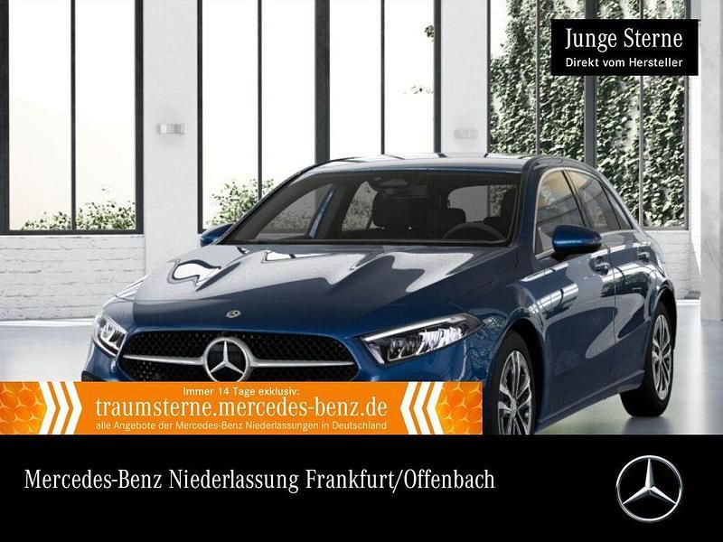 Blau Gebraucht 2024 Mercedes A200 Progressive Limousine | 31.990 € (Fairer Preis) - Bild 1/3
