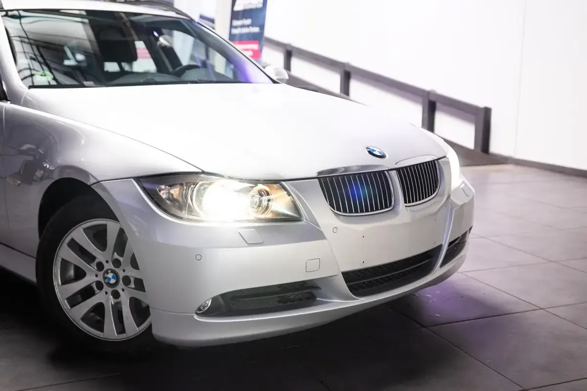 Gebraucht BMW 325 217 PS (159 kW) 2006 Silber Kombi