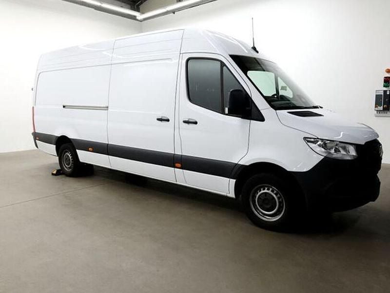 Gebraucht Mercedes Sprinter 170 PS (125 kW) 2025 Arktikweiss Van