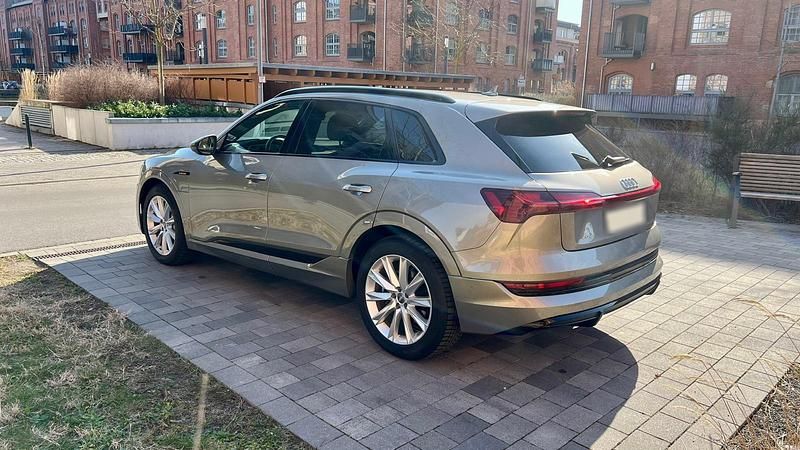 Gebraucht Audi e-tron 230 kW (313 PS) 2021 SUV