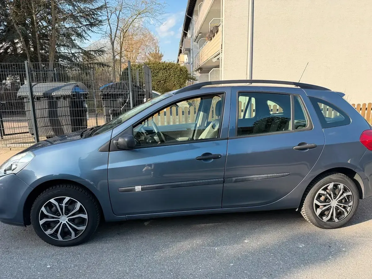 Gebraucht Renault Clio 70 PS (51 kW) 2009 Blau Kombi