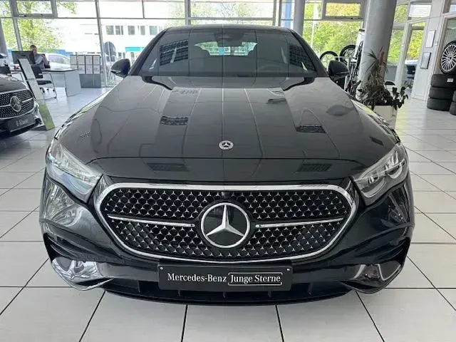 Gebraucht Mercedes E200 AMG line 204 PS (150 kW) 2025 Grau Limousine