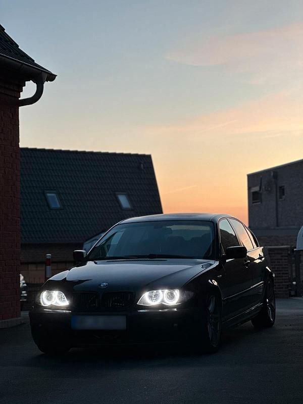 Gebraucht BMW 320 150 PS (110 kW) 2004 Schwarz Limousine