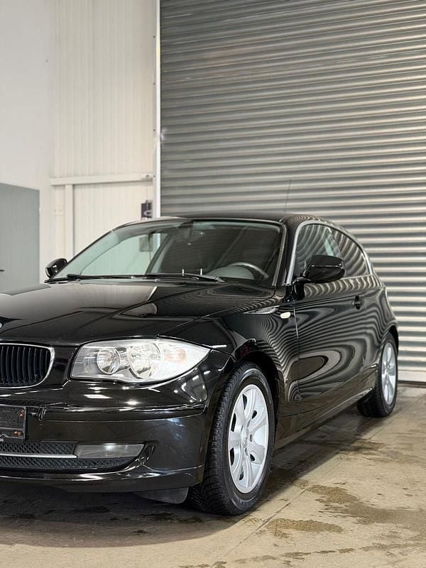 Gebraucht BMW 118 143 PS (105 kW) 2009 Schwarz Kleinwagen