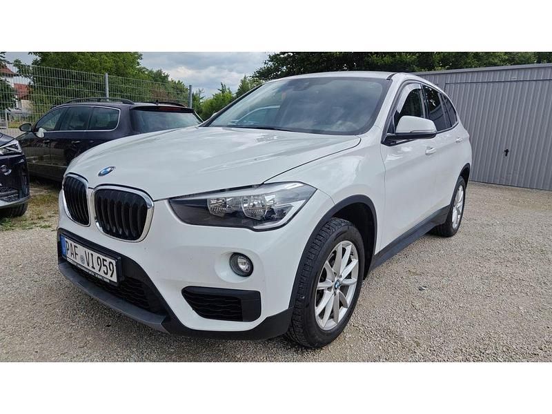 Weiß Gebraucht 2018 BMW X1 Advantage SUV | 17.900 € (Fairer Preis) - Bild 1/4