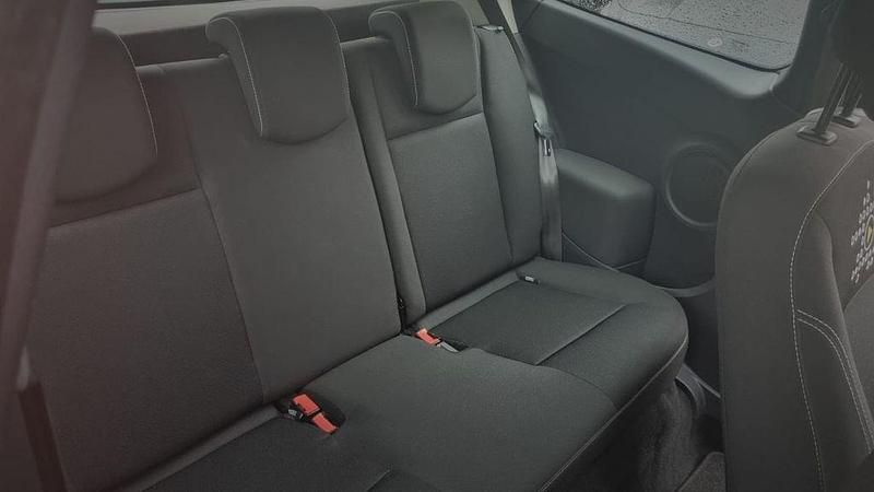 Schwarz Gebraucht 2012 Renault Clio IV Limousine | 2.100 € (Guter Preis) - Bild 1/4