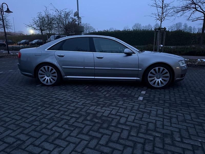 Gebraucht Audi A8 335 PS (246 kW) 2004 Silber Limousine