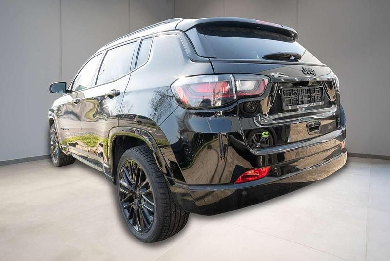 Gebraucht Jeep Compass 131 PS (96 kW) 2023 Schwarz SUV