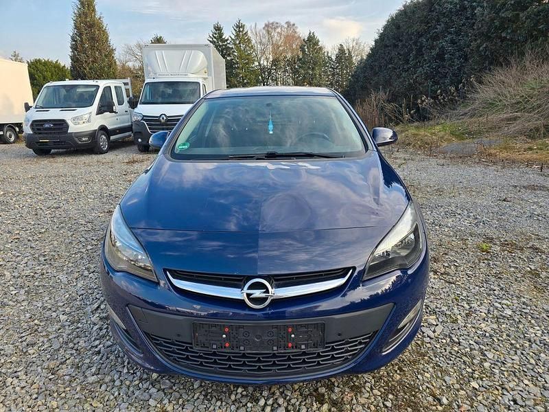 Gebraucht Opel Astra Edition 140 PS (102 kW) 2012 Blau Limousine