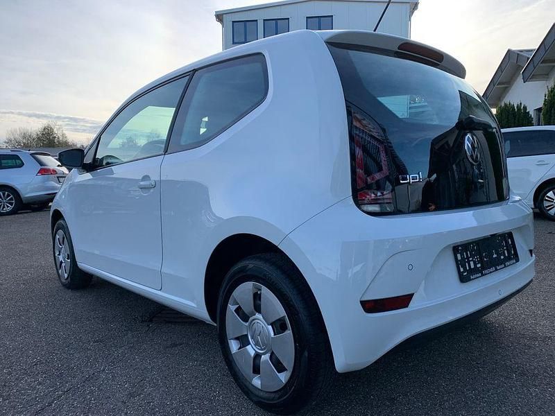 Second-hand VW up! Basis 65 CP (47 kW) 2022 Alb Hatchback