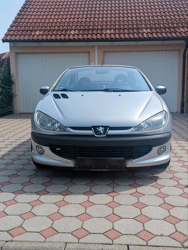 Silber Gebraucht 2003 Peugeot 206 Cabrio | 1.950 € (Etwas zu teuer) - Bild 1/4