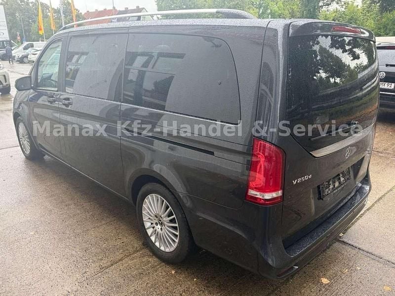 Gebraucht Mercedes V220 AMG line 190 PS (139 kW) 2021 Graphitgrau Van / Kleinbus