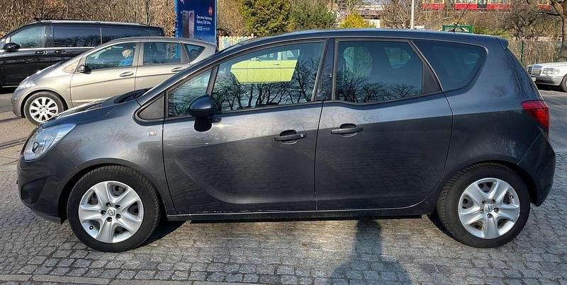 Gebraucht Opel Meriva Design Edition 101 PS (74 kW) 2012 Karbongrau Van / Kleinbus