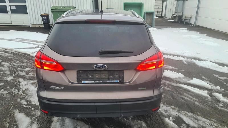 Gebraucht Ford Focus 125 PS (91 kW) 2015 Grau Kombi