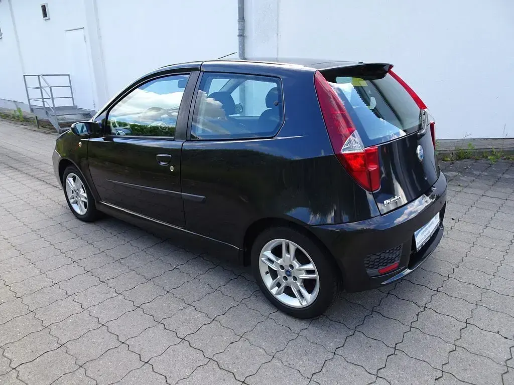 Gebraucht Fiat Punto 95 PS (69 kW) 2005 Schwarz Kleinwagen
