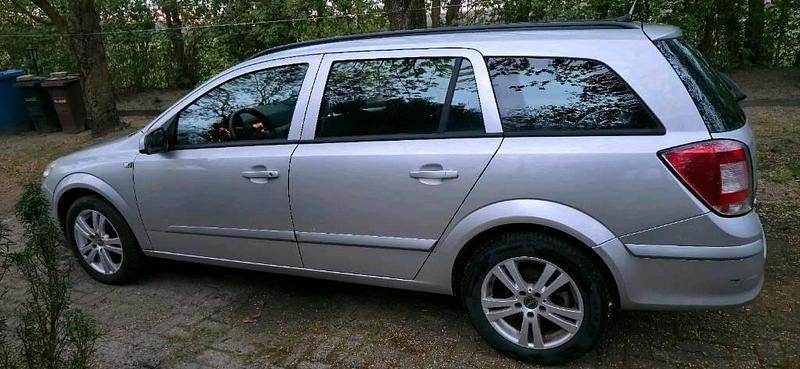 Second-hand Opel Astra 2007 Argintiu Break