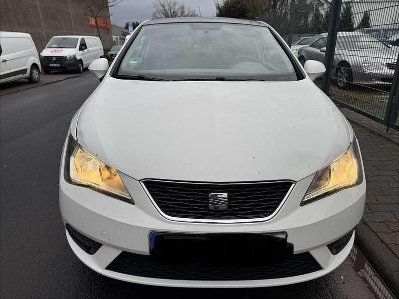 "candy" weiss Gebraucht 2012 Seat Ibiza Stylance Kleinwagen | 2.400 € (Superpreis) - Bild 1/4