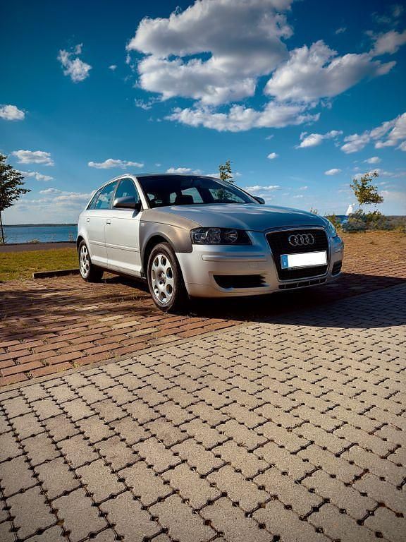 Silber Gebraucht 2007 Audi A3 Sportback Attraction Limousine | 2.000 € (Superpreis) - Bild 1/3