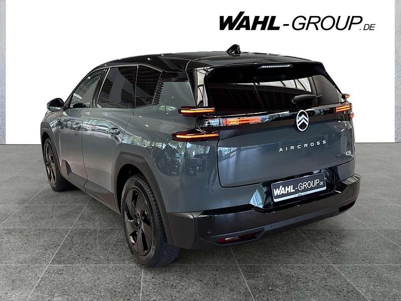 Neu Citroën C5 145 PS (106 kW) 2026 Grün Limousine