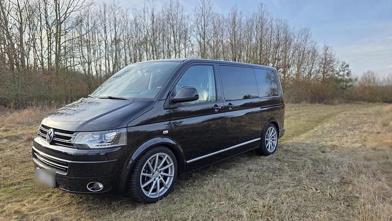 Second-hand VW Multivan 179 CP (131 kW) 2014 Negru Monovolum