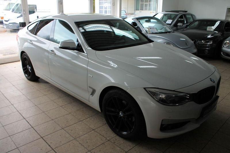Gebraucht BMW 318 143 PS (105 kW) 2014 Weiß Limousine