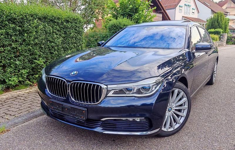 Imperialblau Gebraucht 2017 BMW 730L Sport Line Limousine | 28.500 € (Guter Preis) - Bild 1/4