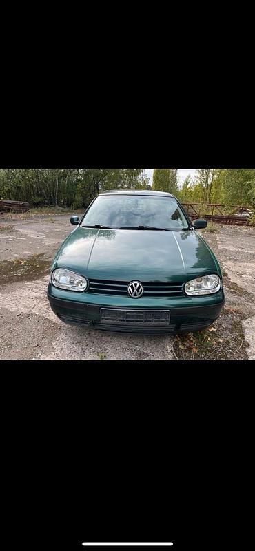 Grün Gebraucht 2000 VW Golf IV Kleinwagen | 700 € (Guter Preis) - Bild 1/4
