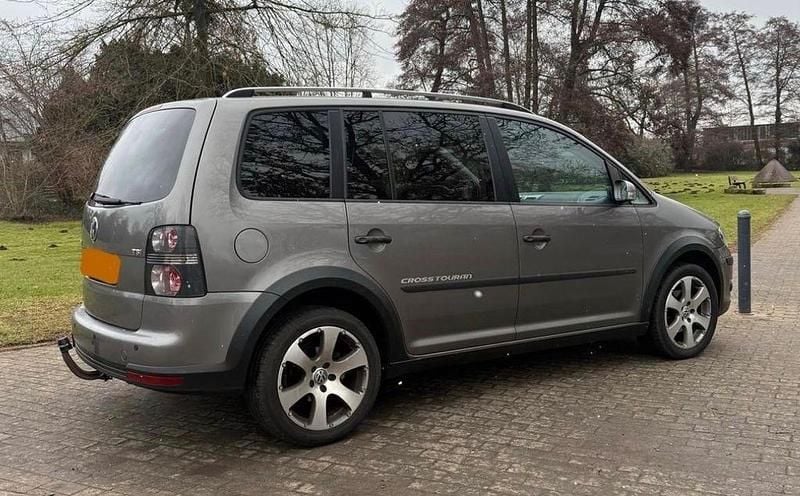 Gebraucht VW Touran Conceptline 140 PS (102 kW) 2008 Grau Van / Kleinbus