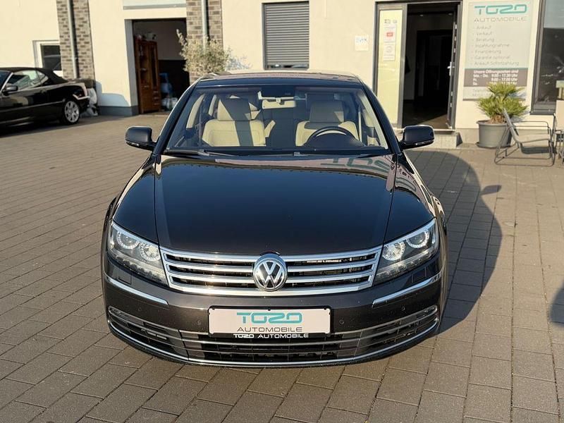 Second-hand VW Phaeton 334 CP (245 kW) 2016 Maro Berlinǎ