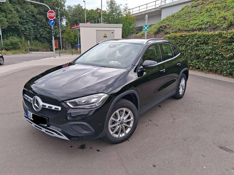 Schwarz Gebraucht 2022 Mercedes GLA250 Edition 1 SUV | 31.500 € (Superpreis) - Bild 1/4