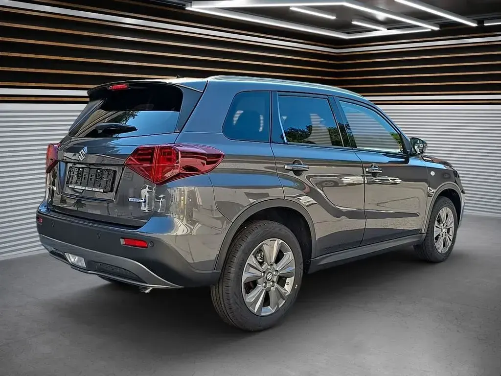 Neu Suzuki Vitara Comfort 110 PS (80 kW) 2026 Grau SUV