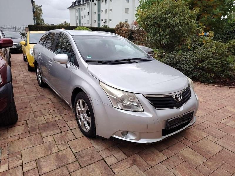 Gebraucht Toyota Avensis Edition 150 PS (110 kW) 2010 Kombi