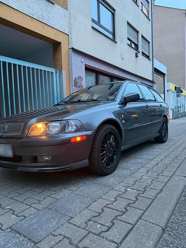 Gebraucht Volvo V40 200 PS (147 kW) 2001 Grau Kombi