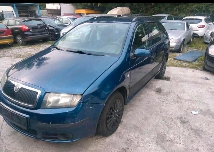 Blau Gebraucht 2006 Skoda Fabia Kombi | 850 € (Guter Preis) - Bild 1/4