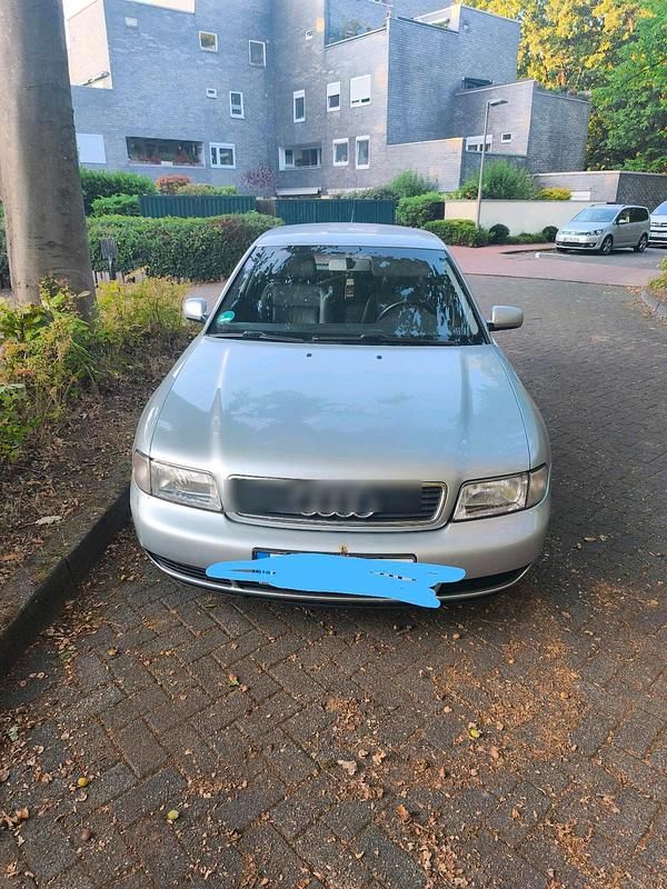 Grau Gebraucht 1998 Audi A4 Kombi | 1.200 € (Superpreis) - Bild 1/4