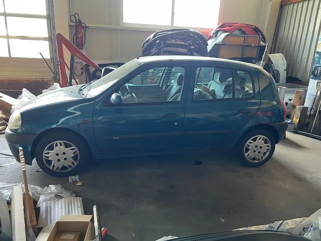 Gebraucht Renault Clio II 75 PS (55 kW) 2000 Blau Limousine