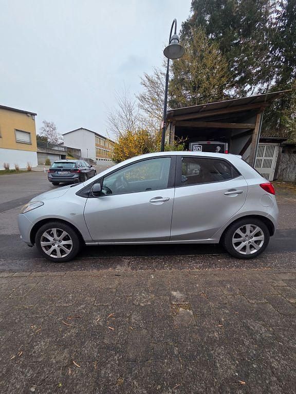 Gebraucht Mazda 2 Independence 86 PS (63 kW) 2009 Silber Kleinwagen