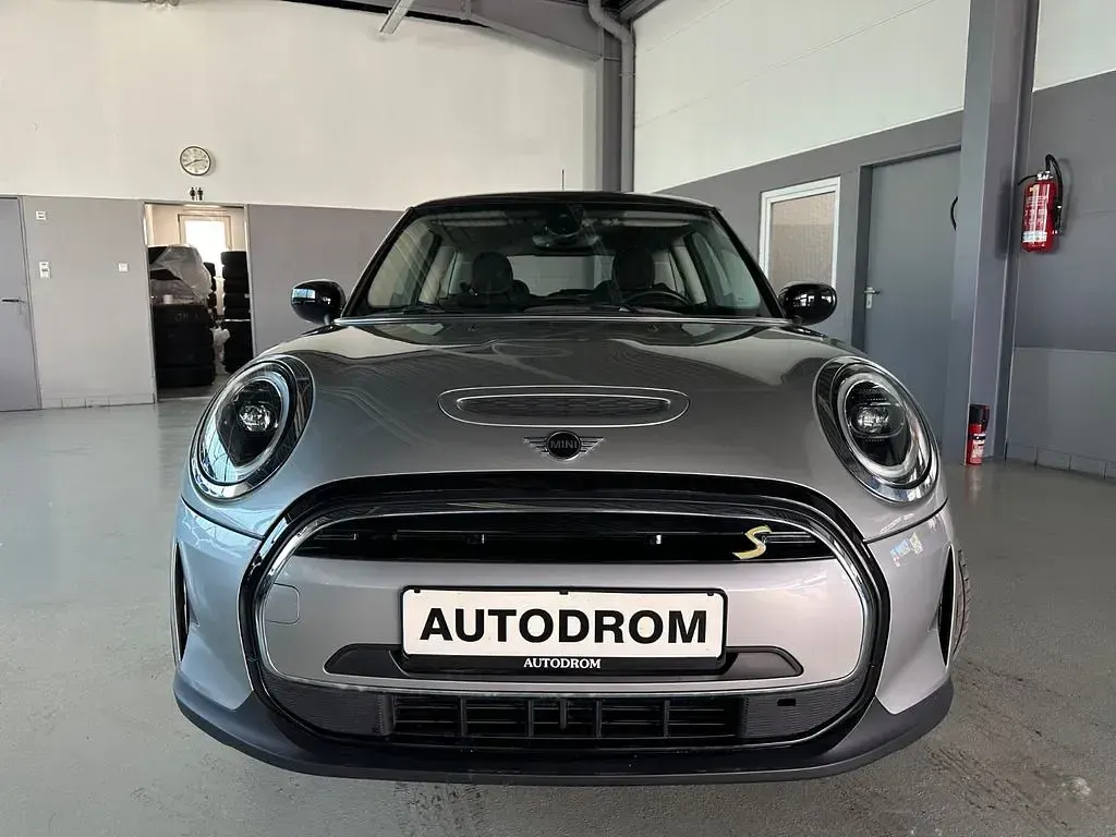 Gebraucht Mini Cooper SE Classic 135 kW (184 PS) 2023 Silber Kleinwagen
