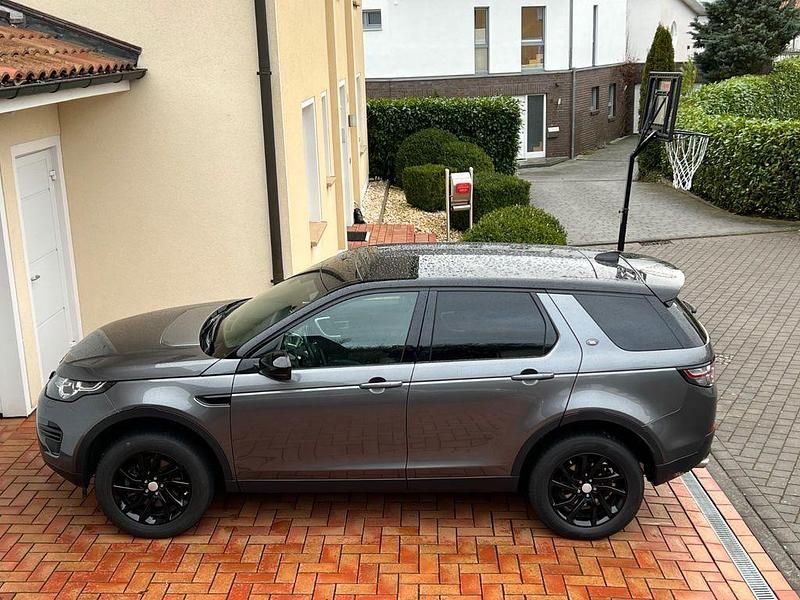 Grau Gebraucht 2019 Land Rover Discovery Sport SE SUV | 19.660 € (Guter Preis) - Bild 1/4