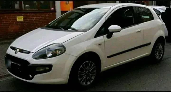 Gebraucht Fiat Punto Evo 77 PS (56 kW) 2011 Weiß Kleinwagen