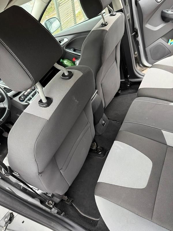 Gebraucht Ford Focus Champions Edition 116 PS (85 kW) 2012 Grau Kombi