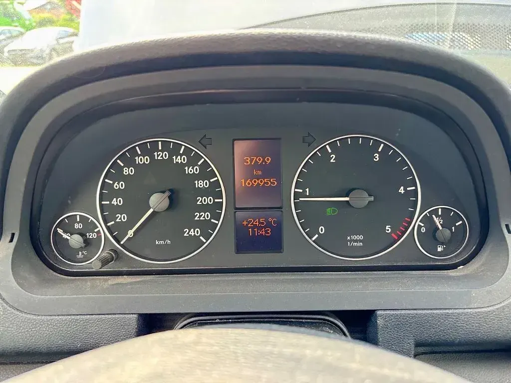 Gebraucht Mercedes A160 82 PS (60 kW) 2011 Grau Kleinwagen