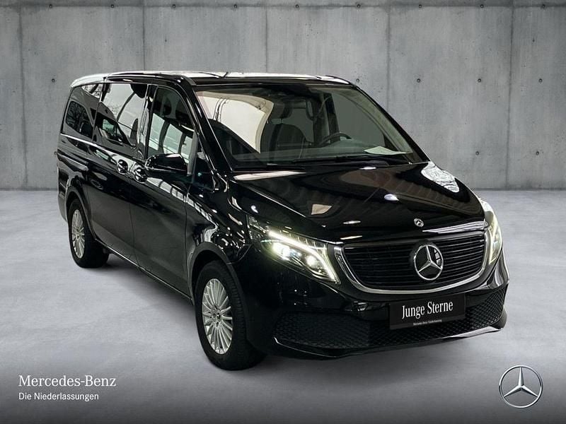 Gebraucht Mercedes EQV300 150 kW (204 PS) 2024 Schwarz Van / Kleinbus