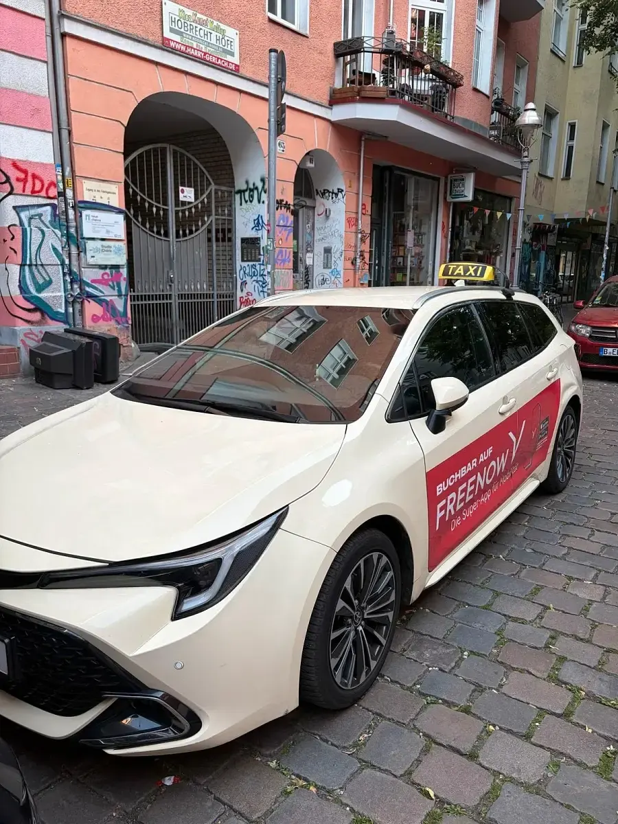 Gebraucht Toyota Corolla 140 PS (102 kW) 2024 Beige Kombi