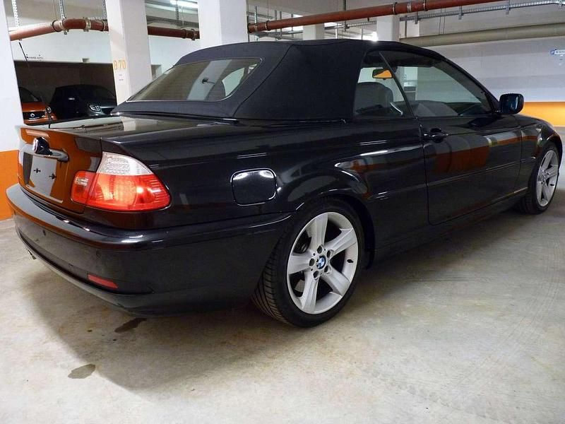 Second-hand BMW 330 231 CP (169 kW) 2004 Negru Cabrio