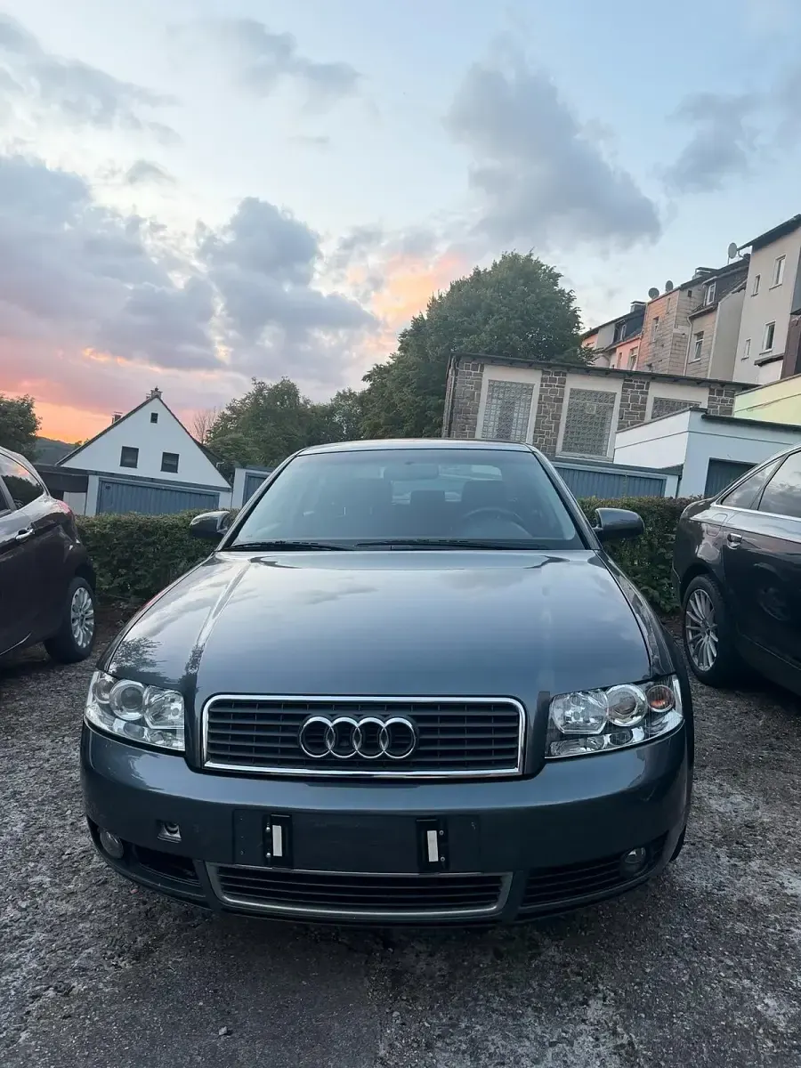 Gebraucht Audi A4 130 PS (95 kW) 2000 Grau Limousine